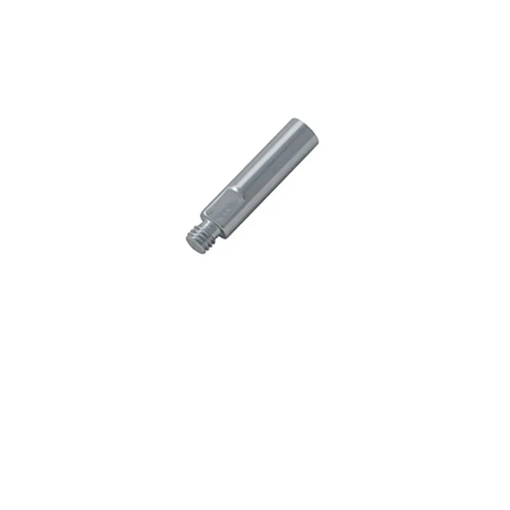 Chromfarbene Verlängerungsstange von Kludi, erkennbar an der geraden Form und dem einseitigen Gewinde. Ideal für die Anpassung in sanitären Einrichtungen.